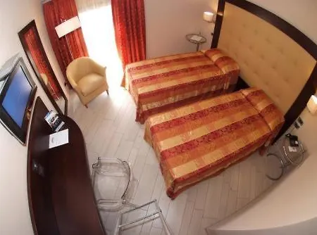 Otel Touring