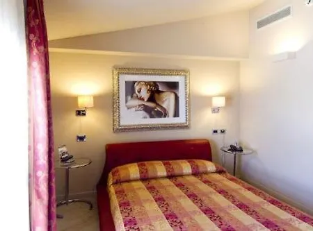 Otel Touring 4*