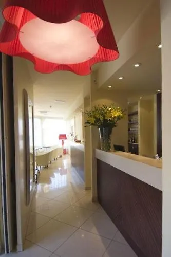 图尔林酒店 4* 费奥拉诺·莫德内塞